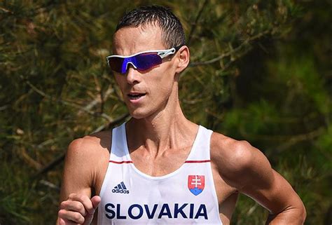 Y­ü­r­ü­y­ü­ş­t­e­ ­a­l­t­ı­n­ ­m­a­d­a­l­y­a­ ­S­l­o­v­a­k­ ­a­t­l­e­t­i­n­